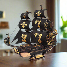 Charger l&#39;image dans la galerie, Voilier Noir Impérial - La Maquette en Bois®
