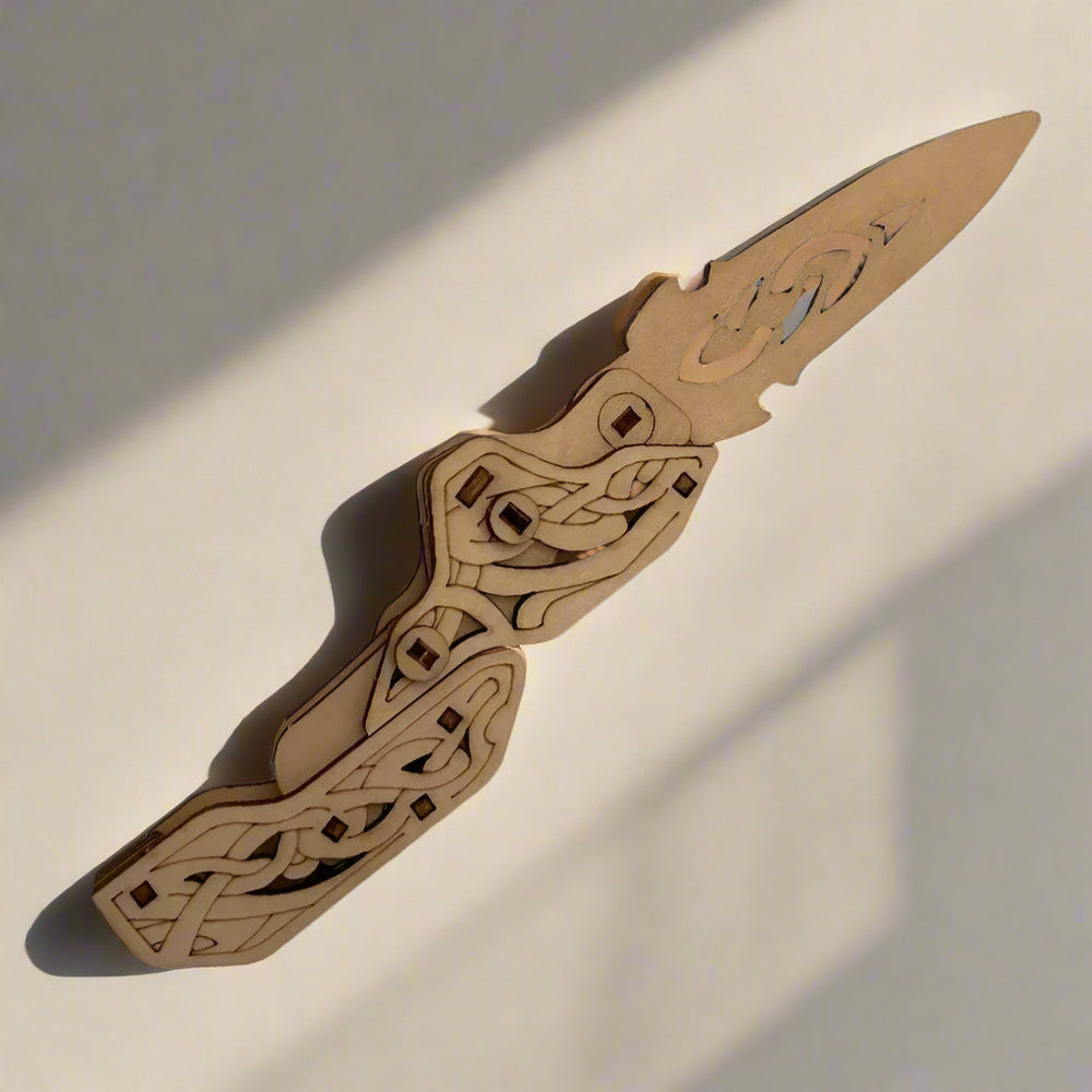 Dague dent de serpent - La Maquette en Bois®