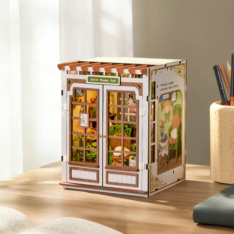 La Bibliothèque Fleurie - La Maquette en Bois®
